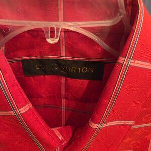 Men louis vuitton red button up shirt size XL.